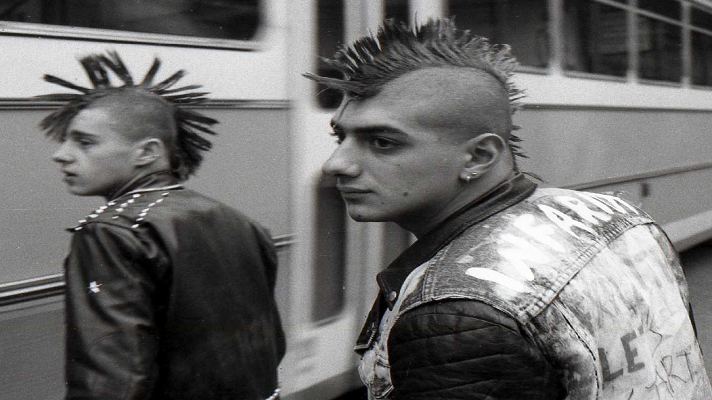 &Delta;έ&kappa;&alpha; &epsilon;&lambda;&lambda;&eta;&nu;&iota;&kappa;ά &pi;&alpha;&nu;&kappa; &sigma;&upsilon;&gamma;&kappa;&rho;&omicron;&tau;ή&mu;&alpha;&tau;&alpha;