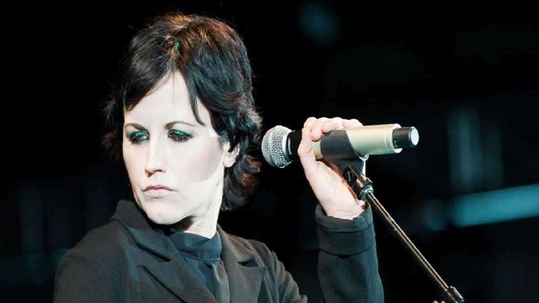 &Eta; &alpha;&iota;&tau;ί&alpha; &theta;&alpha;&nu;ά&tau;&omicron;&upsilon; &tau;&eta;&sigmaf; DOLORES O'RIORDAN