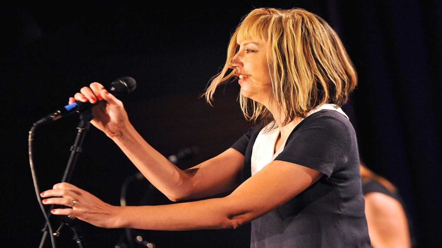 Έ&phi;&upsilon;&gamma;&epsilon; &alpha;&pi;ό &tau;&eta;&nu; &zeta;&omega;ή &eta; Kim Shattuck