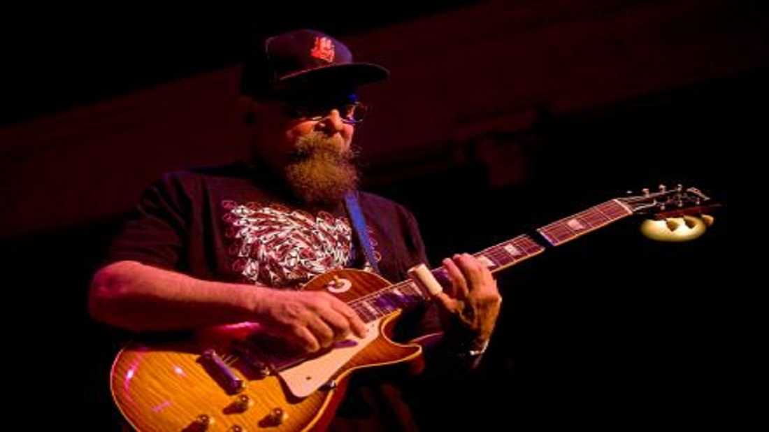 &laquo;Έ&phi;&upsilon;&gamma;&epsilon;&raquo; &omicron; Larry "The Mole" Taylor