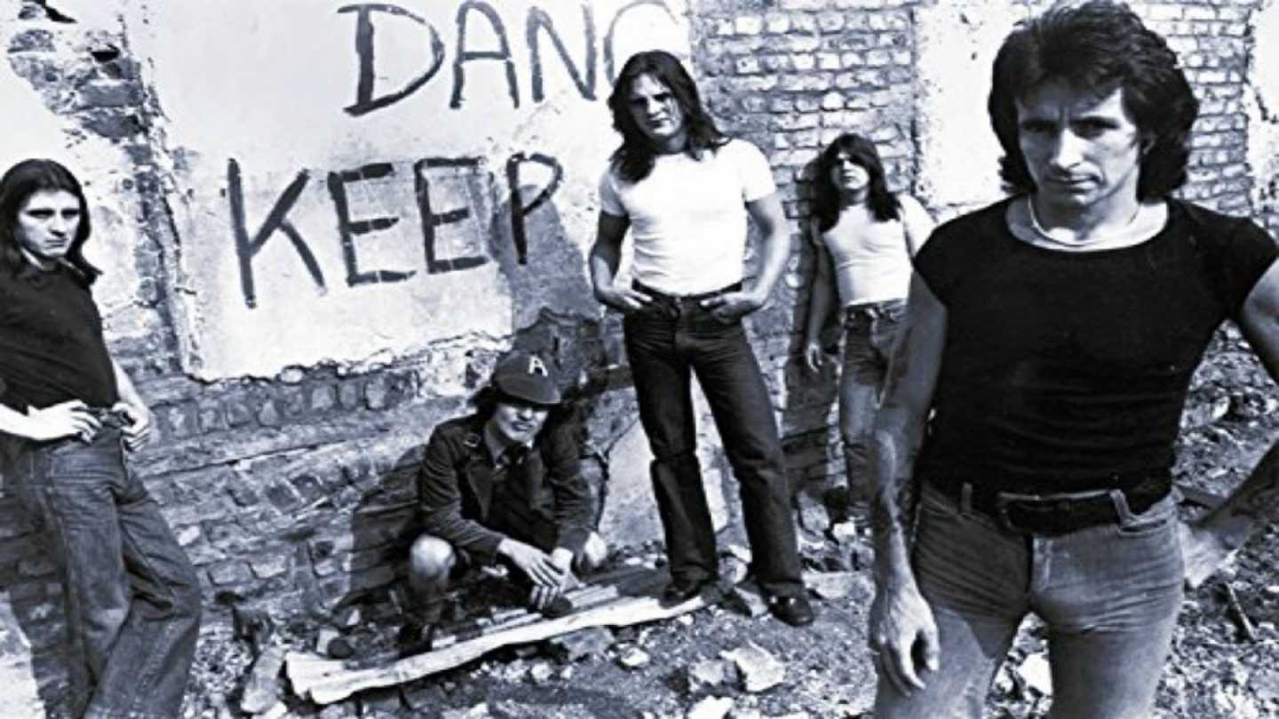 &Eta; &alpha;&pi;ό&lambda;&upsilon;&tau;&eta; AC/DC &gamma;&iota;&omicron;&rho;&tau;ή