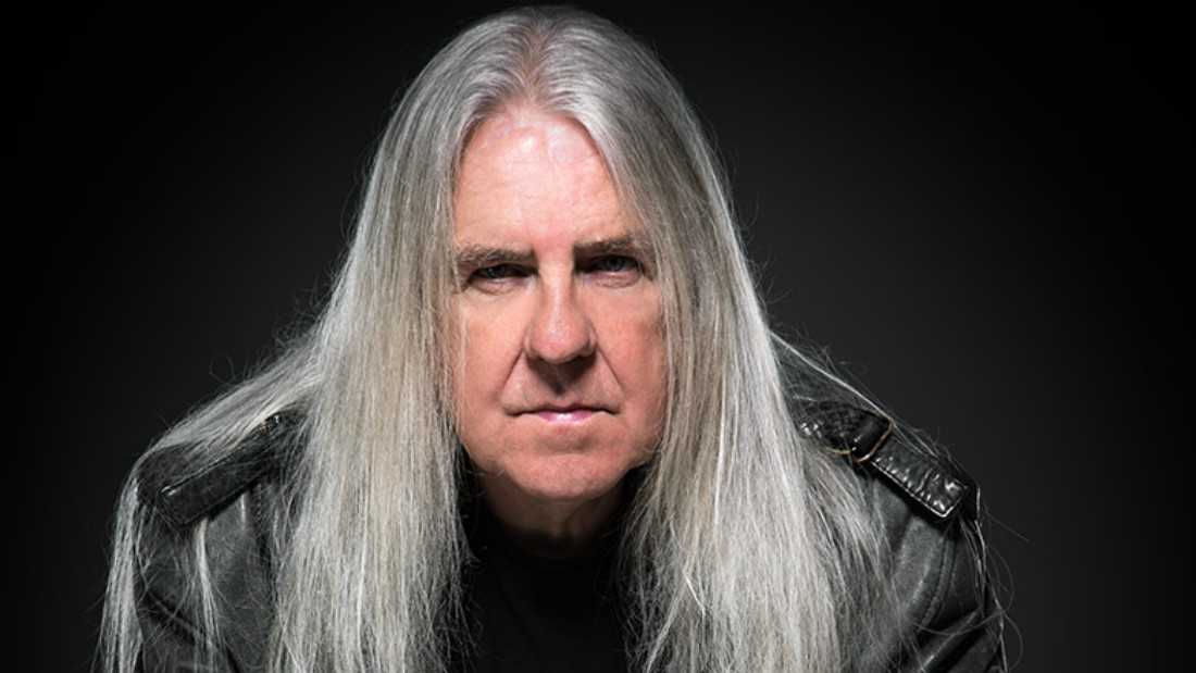 &Omicron; Byford &gamma;&rho;ά&phi;&epsilon;&iota; &tau;&rho;&alpha;&gamma;&omicron;ύ&delta;&iota; &gamma;&iota;&alpha; &tau;&eta;&nu; &gamma;&upsilon;&nu;&alpha;ί&kappa;&alpha; &tau;&omicron;&upsilon;