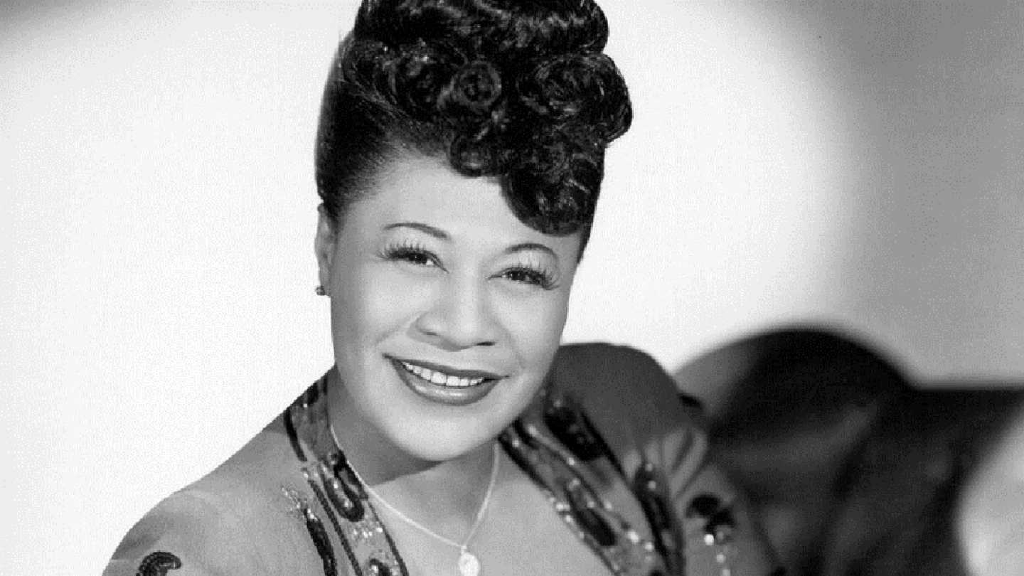 Ella Fitzgerald: &Eta; &laquo;&chi;&alpha;&mu;έ&nu;&eta; &eta;&chi;&omicron;&gamma;&rho;ά&phi;&eta;&sigma;&eta;&raquo;