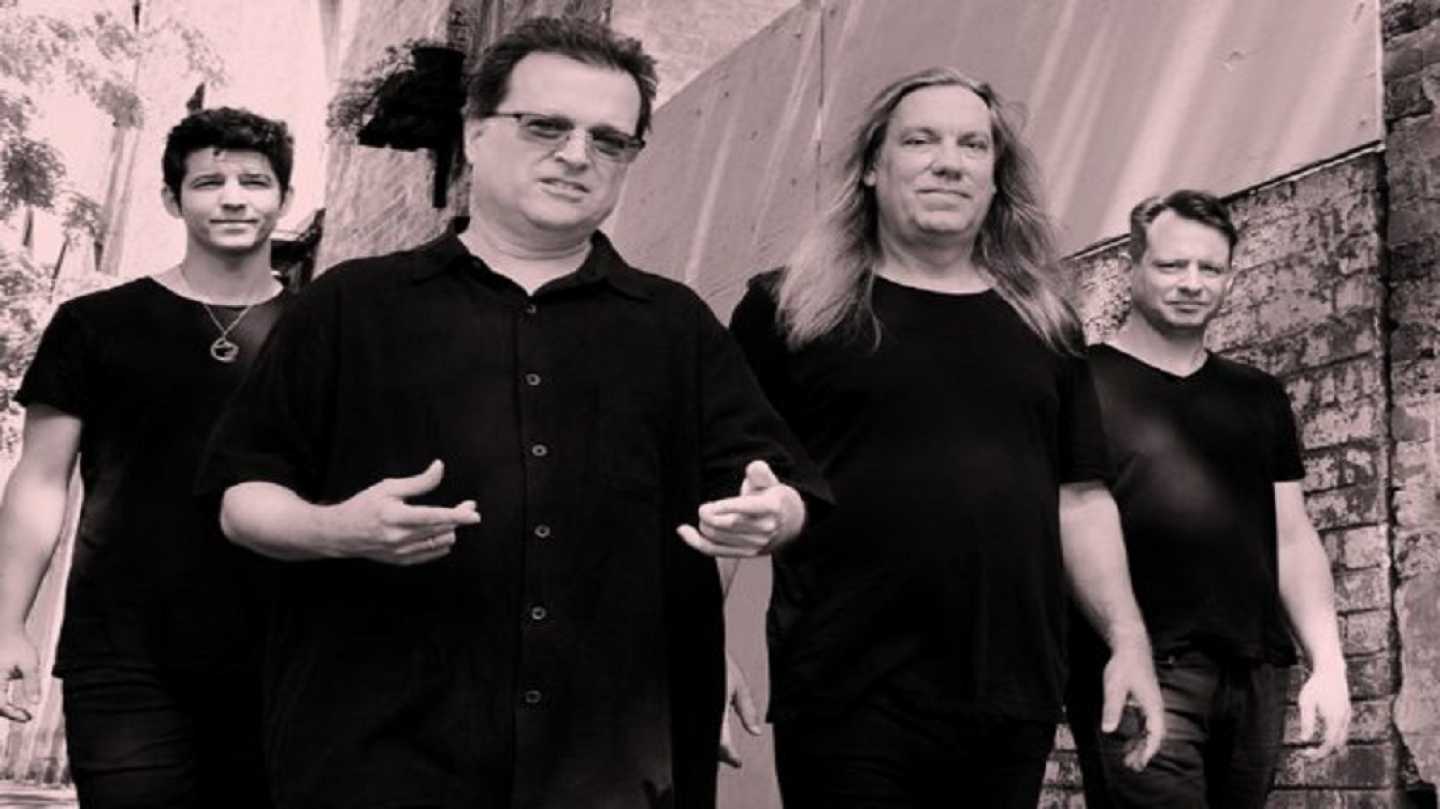 &Nu;έ&omicron; &tau;&rho;&alpha;&gamma;&omicron;ύ&delta;&iota; &alpha;&pi;ό Violent Femmes