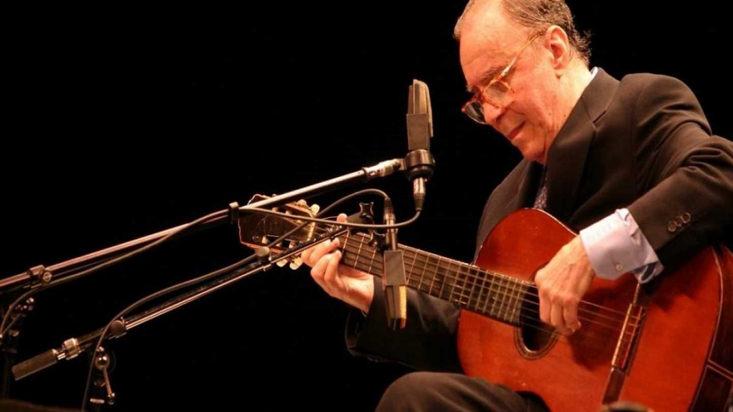 &Pi;έ&theta;&alpha;&nu;&epsilon; &omicron; &laquo;&pi;&alpha;&tau;έ&rho;&alpha;&sigmaf;&raquo; &tau;&eta;&sigmaf; bossa nova