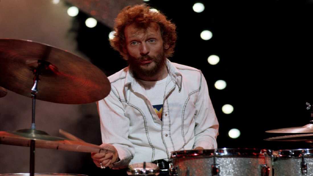 &Omicron; Ginger Baker &sigma;&tau;&omicron; &nu;&omicron;&sigma;&omicron;&kappa;&omicron;&mu;&epsilon;ί&omicron;