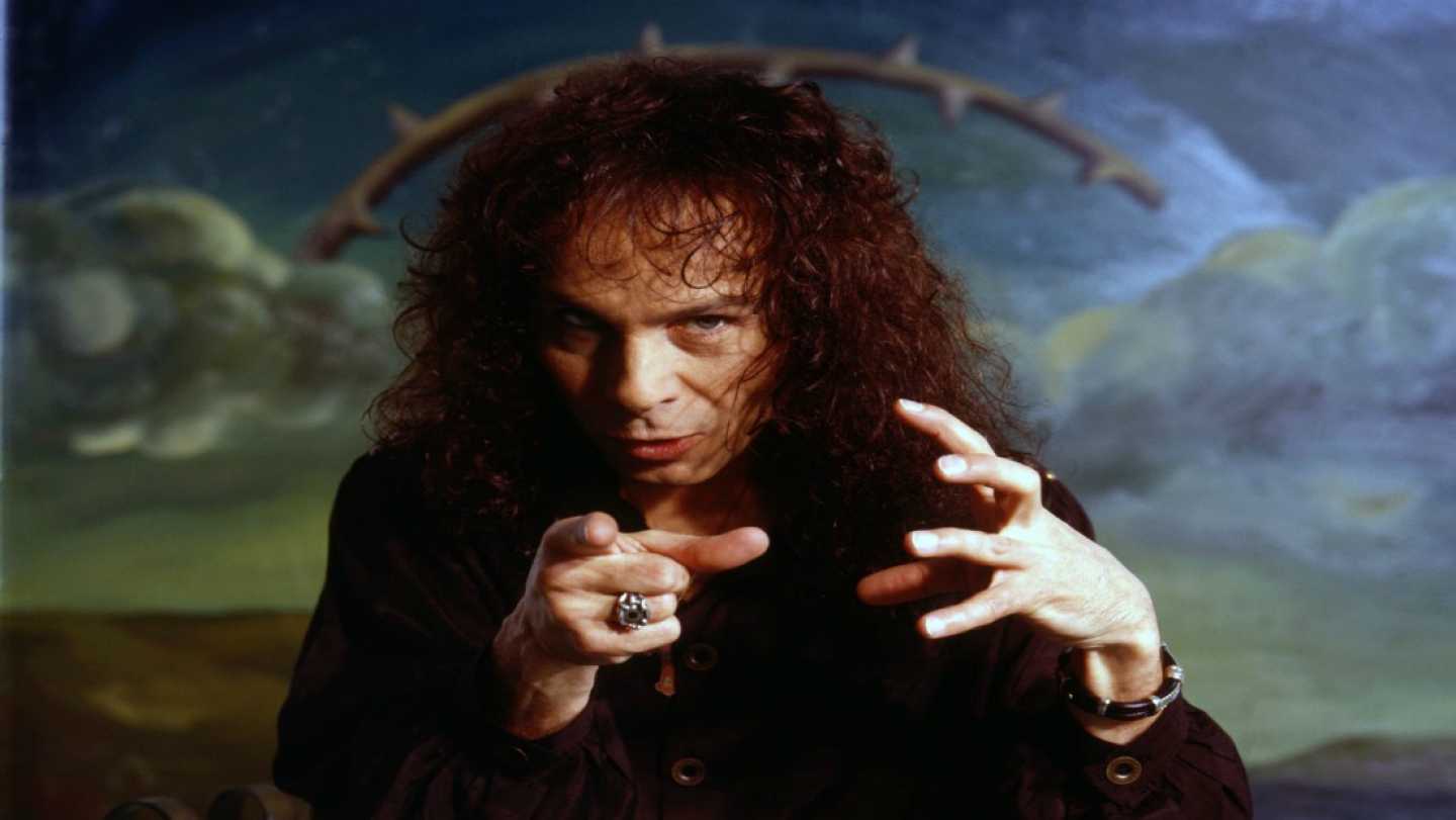 Video &mu;&epsilon; &tau;&omicron; &omicron;&lambda;ό&gamma;&rho;&alpha;&mu;&mu;&alpha; &tau;&omicron;&upsilon; Ronnie James Dio