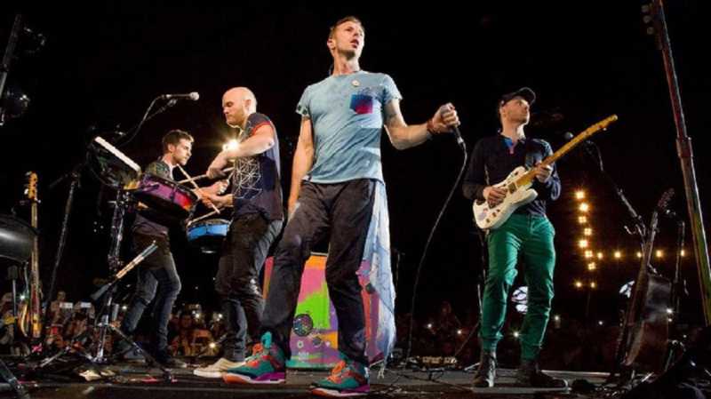 &Delta;ύ&omicron; &nu;έ&alpha; &tau;&rho;&alpha;&gamma;&omicron;ύ&delta;&iota;&alpha; &alpha;&pi;ό &tau;&omicron;&upsilon;&sigmaf; Coldplay