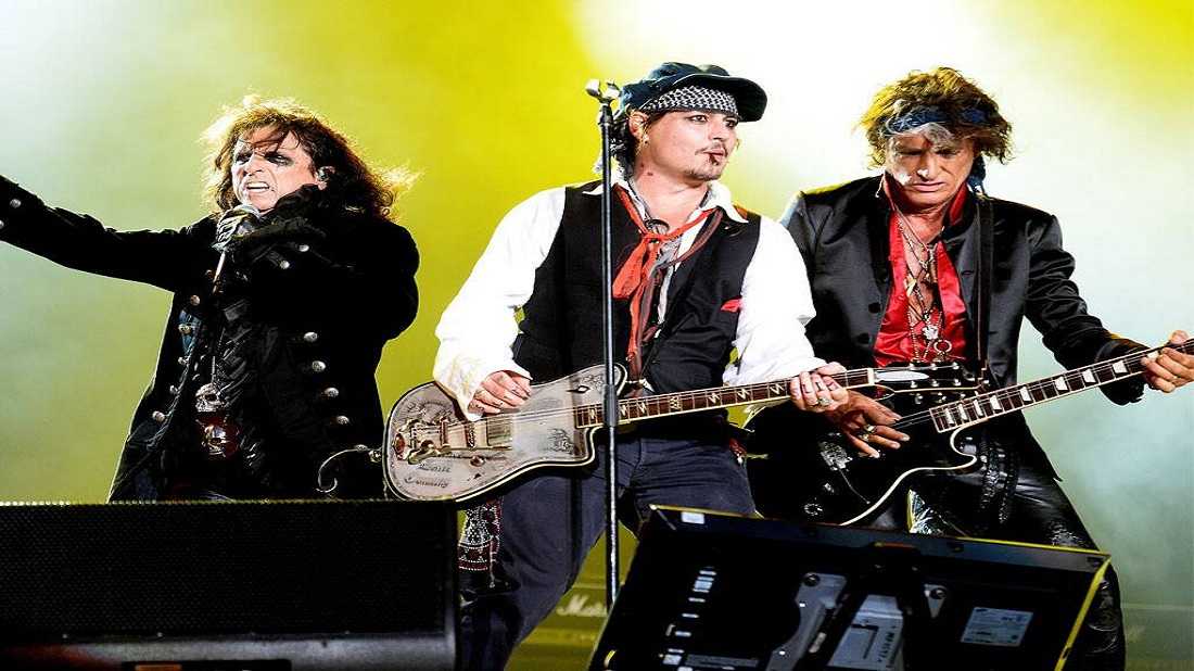 &Omicron;&iota; Hollywood Vampires &delta;&iota;&alpha;&sigma;&kappa;&epsilon;&upsilon;ά&zeta;&omicron;&upsilon;&nu; Bowie