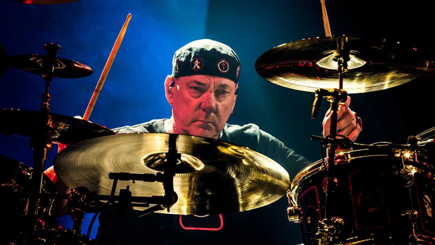 &Omicron; &Kappa;&alpha;&nu;&alpha;&delta;ό&sigmaf; &pi;&rho;&omega;&theta;&upsilon;&pi;&omicron;&upsilon;&rho;&gamma;ό&sigmaf; &gamma;&iota;&alpha; &tau;&omicron;&nu; Neil Peart