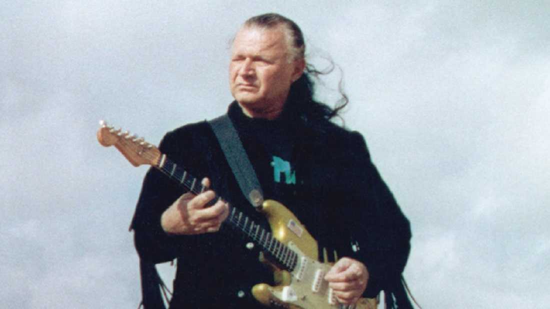Έ&phi;&upsilon;&gamma;&epsilon; &omicron; &theta;&rho;&upsilon;&lambda;&iota;&kappa;ό&sigmaf; Dick Dale