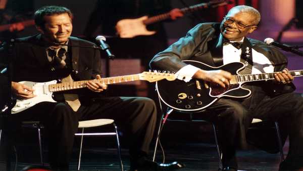 &Alpha;&kappa;&upsilon;&kappa;&lambda;&omicron;&phi;ό&rho;&eta;&tau;&omicron; &tau;&rho;&alpha;&gamma;&omicron;ύ&delta;&iota; Eric Clapton-BB King