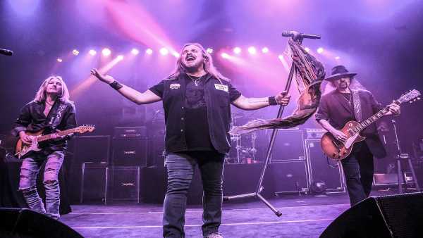 &Nu;έ&omicron; ά&lambda;&mu;&pi;&omicron;&upsilon;&mu; &alpha;&pi;ό &tau;&omicron;&upsilon;&sigmaf; Lynyrd Skynyrd